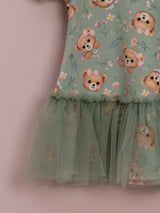 VESTIDO PLUSH URSOS COM BABADO DE TULE PETIT CHERIE