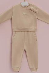 CONJUNTO DE BEBÊ COM MOLETOM APLICAÇÃO PEDRARIAS PETIT CHERIE